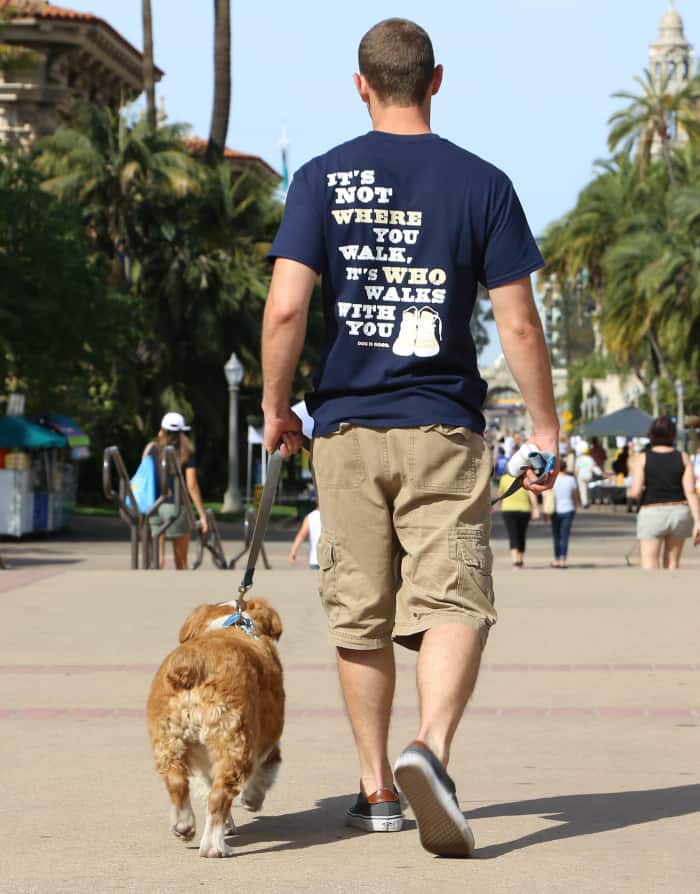 T-shirt: Never Walk Alone, Unisex